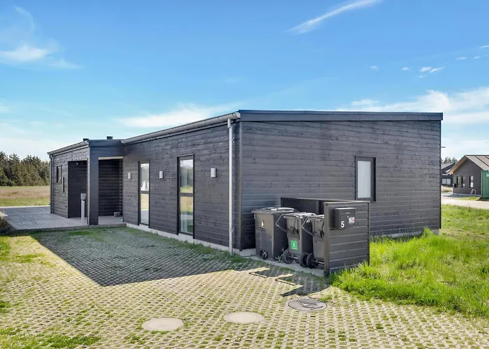 Holiday home Lovely At Ulken 5 *